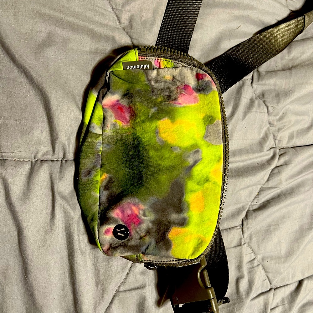 Lululemon belt bag in cute tie dye pattern